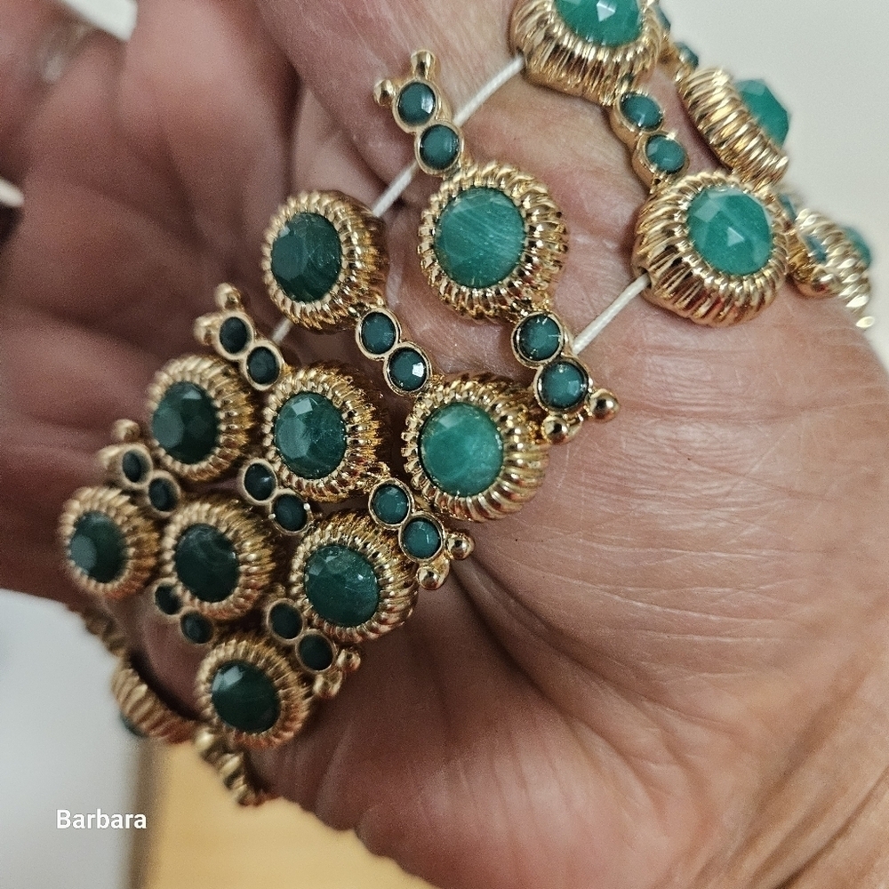 Banana Republic Emerald Beaded Stretch Bracelet - Picture 3 of 6